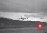 Immagine di YB-49 e B-52 Muroc California USA, 1952, secondo 29 filmato di repertorio 65675040232