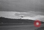 Immagine di YB-49 e B-52 Muroc California USA, 1952, secondo 31 filmato di repertorio 65675040232
