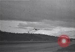 Immagine di YB-49 e B-52 Muroc California USA, 1952, secondo 32 filmato di repertorio 65675040232