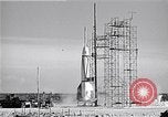 Immagine di V-2 rocket Cocoa Florida USA, 1950, secondo 10 filmato di repertorio 65675040240
