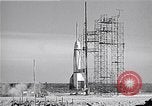 Immagine di V-2 rocket Cocoa Florida USA, 1950, secondo 17 filmato di repertorio 65675040240
