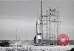 Immagine di V-2 rocket Cocoa Florida USA, 1950, secondo 19 filmato di repertorio 65675040240