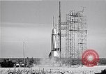 Immagine di V-2 rocket Cocoa Florida USA, 1950, secondo 22 filmato di repertorio 65675040240