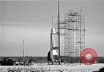 Immagine di V-2 rocket Cocoa Florida USA, 1950, secondo 50 filmato di repertorio 65675040240