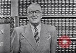 Immagine di Longines watch annuncio United States USA, 1951, secondo 5 filmato di repertorio 65675040243