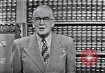 Immagine di Longines watch annuncio United States USA, 1951, secondo 9 filmato di repertorio 65675040243