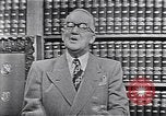 Immagine di Longines watch annuncio United States USA, 1951, secondo 15 filmato di repertorio 65675040243