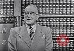 Immagine di Longines watch annuncio United States USA, 1951, secondo 21 filmato di repertorio 65675040243