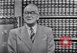 Immagine di Longines watch annuncio United States USA, 1951, secondo 22 filmato di repertorio 65675040243