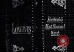 Immagine di Longines watch annuncio United States USA, 1951, secondo 25 filmato di repertorio 65675040243