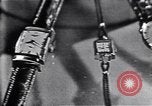 Immagine di Longines watch annuncio United States USA, 1951, secondo 42 filmato di repertorio 65675040243