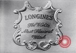 Immagine di Longines watch annuncio United States USA, 1951, secondo 62 filmato di repertorio 65675040243