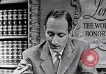 Standbild Minton Rosen United States USA, 1954, aus Sekunde 23 historischem Filmmaterial Videoclip 65675040288
