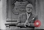 Standbild Frank Knight Werbung Longines Uhren United States USA, 1954, aus Sekunde 6 historischem Filmmaterial Videoclip 65675040290