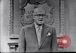 Standbild Frank Knight Werbung Longines Uhren United States USA, 1954, aus Sekunde 12 historischem Filmmaterial Videoclip 65675040290