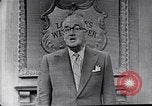 Standbild Frank Knight Werbung Longines Uhren United States USA, 1954, aus Sekunde 15 historischem Filmmaterial Videoclip 65675040290