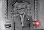 Standbild Frank Knight Werbung Longines Uhren United States USA, 1954, aus Sekunde 18 historischem Filmmaterial Videoclip 65675040290