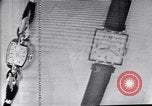 Standbild Frank Knight Werbung Longines Uhren United States USA, 1954, aus Sekunde 24 historischem Filmmaterial Videoclip 65675040290