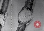 Standbild Frank Knight Werbung Longines Uhren United States USA, 1954, aus Sekunde 36 historischem Filmmaterial Videoclip 65675040290