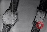 Standbild Frank Knight Werbung Longines Uhren United States USA, 1954, aus Sekunde 38 historischem Filmmaterial Videoclip 65675040290