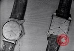 Standbild Frank Knight Werbung Longines Uhren United States USA, 1954, aus Sekunde 45 historischem Filmmaterial Videoclip 65675040290