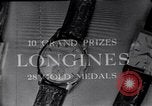 Standbild Frank Knight Werbung Longines Uhren United States USA, 1954, aus Sekunde 57 historischem Filmmaterial Videoclip 65675040290