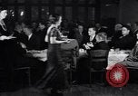 Immagine di Sacerdote New York City USA, 1930, secondo 16 filmato di repertorio 65675040296