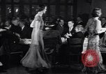 Immagine di Sacerdote New York City USA, 1930, secondo 19 filmato di repertorio 65675040296