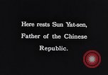 Immagine di Piano di appoggio di Sun Yat-sen Nanchino Cina, 1937, secondo 36 filmato di repertorio 65675040299