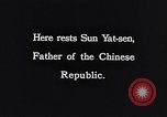 Immagine di Piano di appoggio di Sun Yat-sen Nanchino Cina, 1937, secondo 38 filmato di repertorio 65675040299