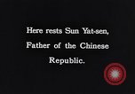 Immagine di Piano di appoggio di Sun Yat-sen Nanchino Cina, 1937, secondo 40 filmato di repertorio 65675040299