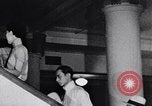 Standbild Verwestlichung Chinas zeigt Frauen shopping und arbeiten China, 1937, aus Sekunde 17 historischem Filmmaterial Videoclip 65675040305