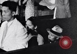 Standbild Verwestlichung Chinas zeigt Frauen shopping und arbeiten China, 1937, aus Sekunde 20 historischem Filmmaterial Videoclip 65675040305