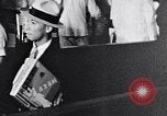 Standbild Verwestlichung Chinas zeigt Frauen shopping und arbeiten China, 1937, aus Sekunde 22 historischem Filmmaterial Videoclip 65675040305