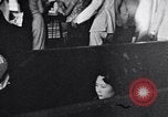 Standbild Verwestlichung Chinas zeigt Frauen shopping und arbeiten China, 1937, aus Sekunde 23 historischem Filmmaterial Videoclip 65675040305