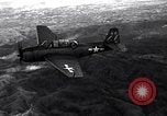 Standbild TBM Avenger Okinawa Ryukyu Inseln, 1945, aus Sekunde 51 historischem Filmmaterial Videoclip 65675040313