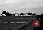 Standbild Flugzeuge Okinawa Ryukyu Inseln, 1945, aus Sekunde 45 historischem Filmmaterial Videoclip 65675040315