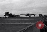 Standbild Flugzeuge Okinawa Ryukyu Inseln, 1945, aus Sekunde 60 historischem Filmmaterial Videoclip 65675040315