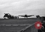 Standbild Flugzeuge Okinawa Ryukyu Inseln, 1945, aus Sekunde 62 historischem Filmmaterial Videoclip 65675040315