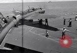 Standbild TBF UND F4F Flugzeug beim Start von USS Marcus Insel (CVE-77) Pazifik, 1944, aus Sekunde 32 historischem Filmmaterial Videoclip 65675040324