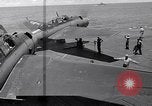 Standbild TBF UND F4F Flugzeug beim Start von USS Marcus Insel (CVE-77) Pazifik, 1944, aus Sekunde 34 historischem Filmmaterial Videoclip 65675040324