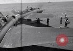 Standbild TBF UND F4F Flugzeug beim Start von USS Marcus Insel (CVE-77) Pazifik, 1944, aus Sekunde 35 historischem Filmmaterial Videoclip 65675040324