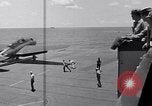 Standbild TBF UND F4F Flugzeug beim Start von USS Marcus Insel (CVE-77) Pazifik, 1944, aus Sekunde 62 historischem Filmmaterial Videoclip 65675040324
