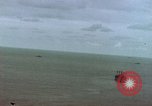 Image navires de guerre américains d ~ Task Force 51 bombarde l'Iwo Jima Iwo Jima, 1945, de la seconde 9 séquences d'archives historiques vidéo 65675040331