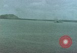 Image navires de guerre américains d ~ Task Force 51 bombarde l'Iwo Jima Iwo Jima, 1945, de la seconde 12 séquences d'archives historiques vidéo 65675040331