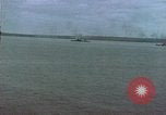 Image navires de guerre américains d ~ Task Force 51 bombarde l'Iwo Jima Iwo Jima, 1945, de la seconde 19 séquences d'archives historiques vidéo 65675040331