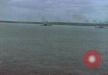 Image navires de guerre américains d ~ Task Force 51 bombarde l'Iwo Jima Iwo Jima, 1945, de la seconde 21 séquences d'archives historiques vidéo 65675040331