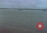 Image navires de guerre américains d ~ Task Force 51 bombarde l'Iwo Jima Iwo Jima, 1945, de la seconde 23 séquences d'archives historiques vidéo 65675040331