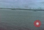 Image navires de guerre américains d ~ Task Force 51 bombarde l'Iwo Jima Iwo Jima, 1945, de la seconde 27 séquences d'archives historiques vidéo 65675040331