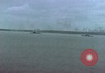 Image navires de guerre américains d ~ Task Force 51 bombarde l'Iwo Jima Iwo Jima, 1945, de la seconde 29 séquences d'archives historiques vidéo 65675040331